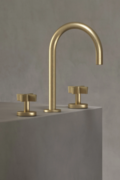 LONDON - 3 hole washbasin tap with aerator by The Watermark Collection - view 3